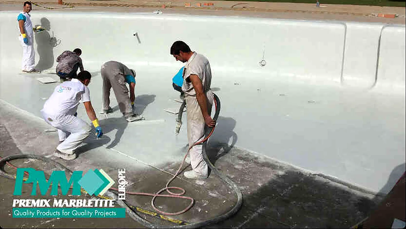 Applying a quartz aggregate finish to a pool